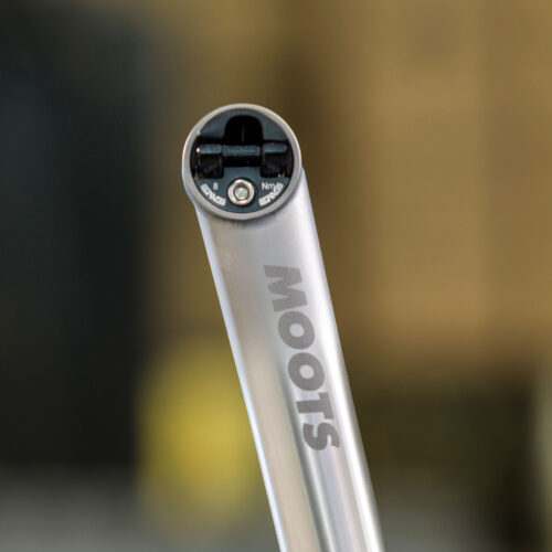 CARBON COMPATIBLE POST<h6>カーボンコンパチブルポスト</h6>