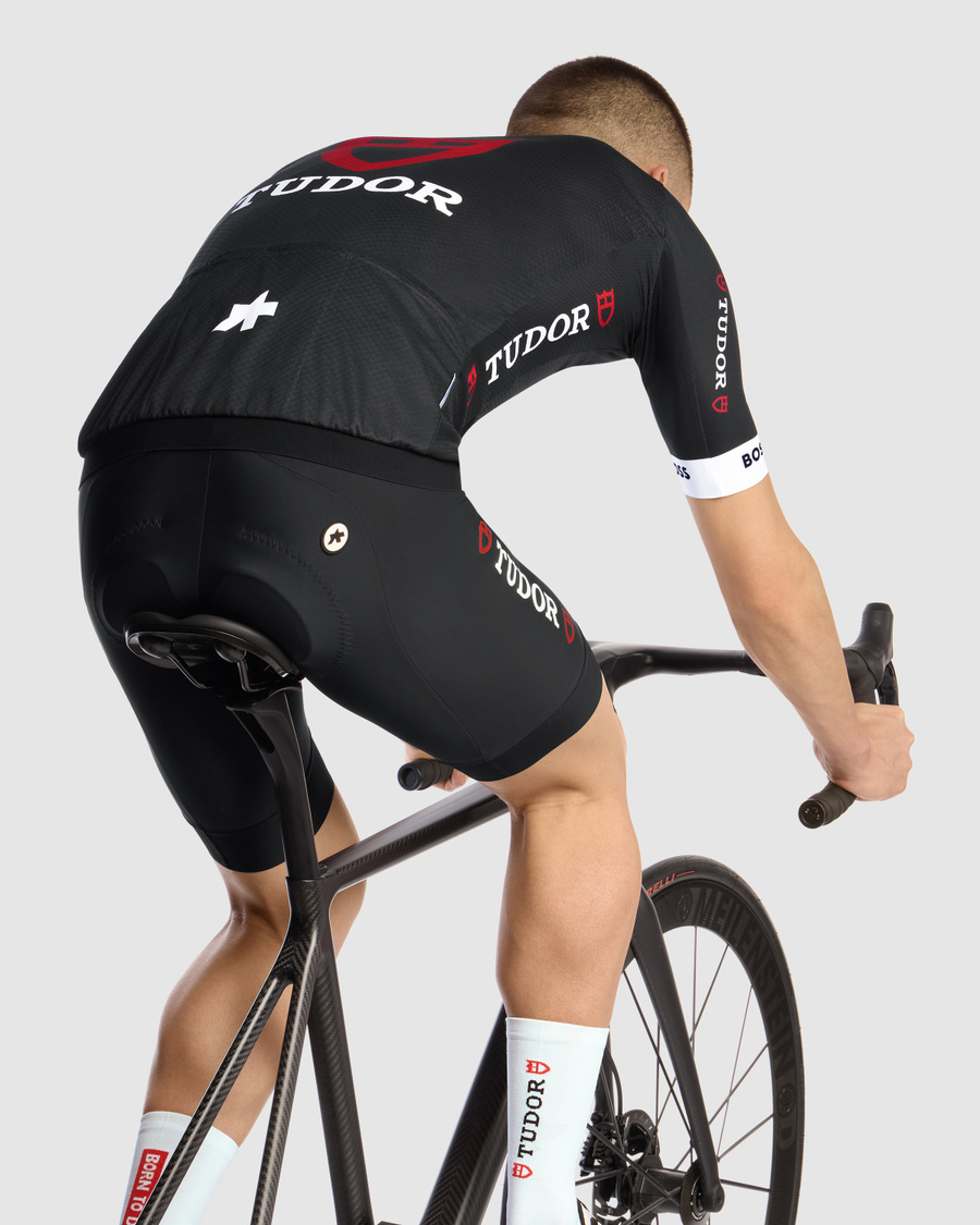 ASSOS_11.20.425.18_33_1.jpg