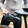 FIDLOCK-Webseite-PINCLIP-saddle-bag-S-Befestigung
