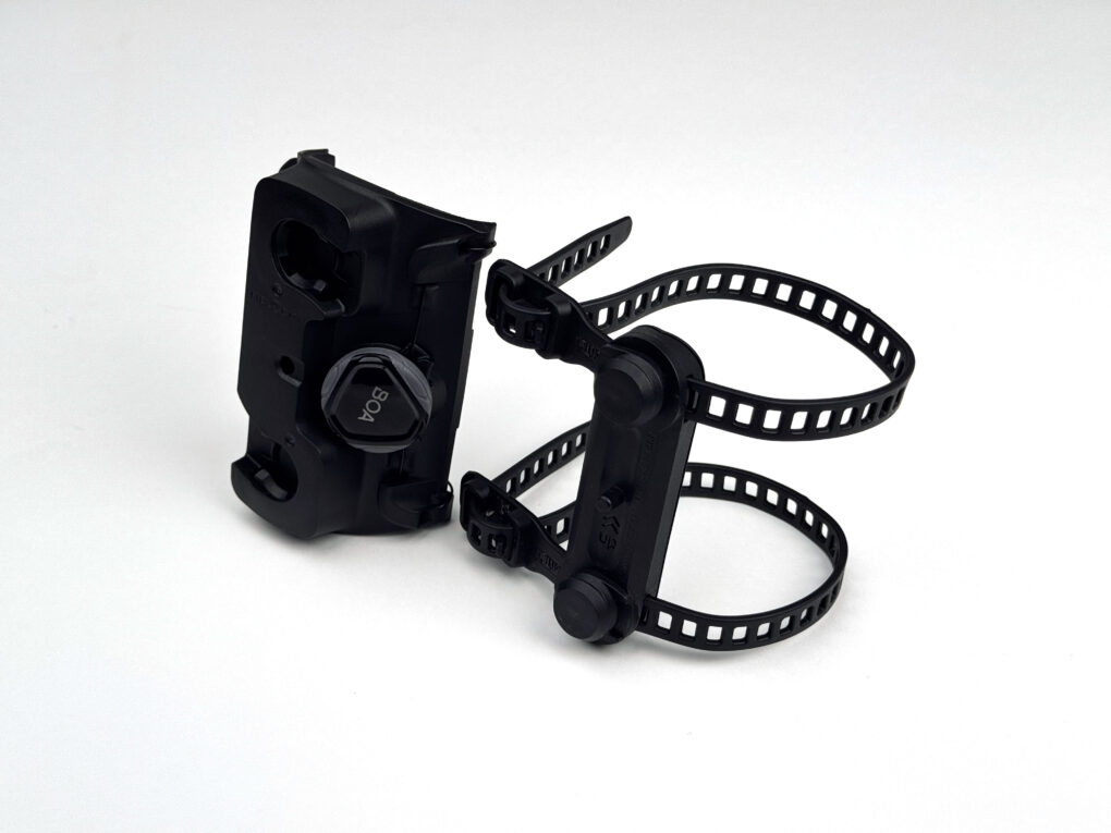 TWIST UNI CONNECTOR + uni base<h6>ツイスト ユニ コネクター + ユニ ベース(ベルト固定)</h6>